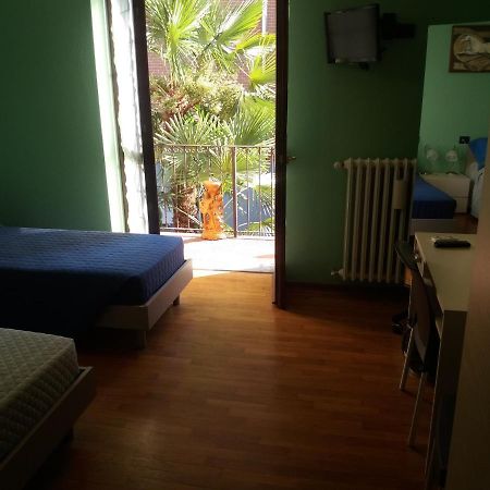 I Pini B&B Castagnito Dış mekan fotoğraf