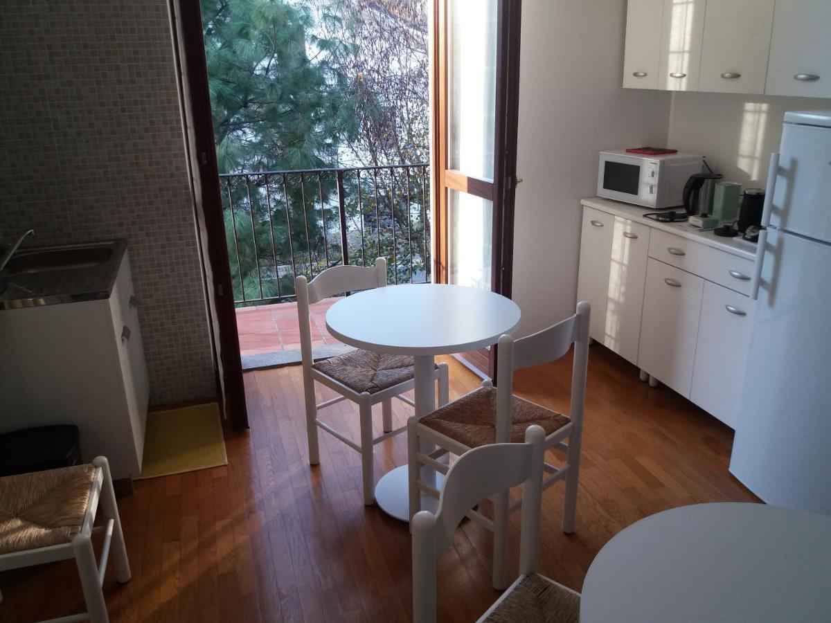 I Pini B&B Castagnito Dış mekan fotoğraf